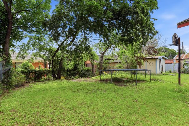 4304 Hodgkins Road, Lake Worth, TX 76135