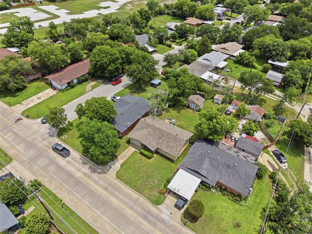4304 Hodgkins Road, Lake Worth, TX 76135