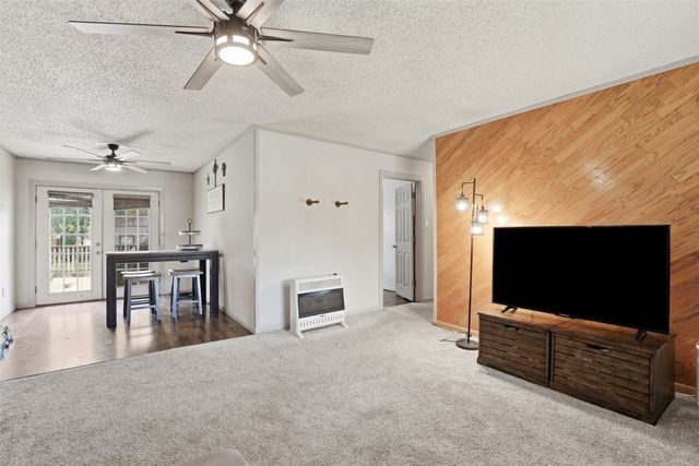 4304 Hodgkins Road, Lake Worth, TX 76135