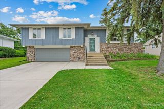 813 Krause Avenue, Streamwood, IL 60107
