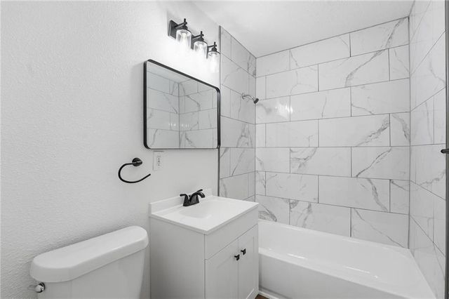 1154 E 67th Street, Kansas City, MO 64131