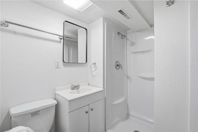 1154 E 67th Street, Kansas City, MO 64131