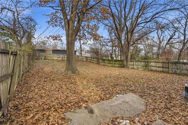 1154 E 67th Street, Kansas City, MO 64131