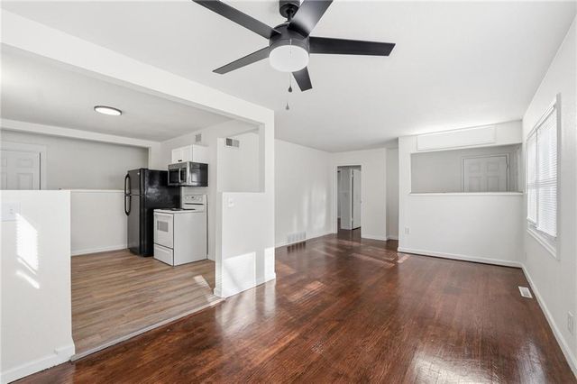 1154 E 67th Street, Kansas City, MO 64131