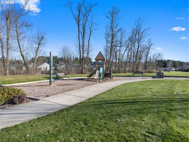 252 Ne ARROWHEAD Dr, Estacada, OR 97023