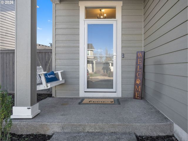 252 Ne ARROWHEAD Dr, Estacada, OR 97023