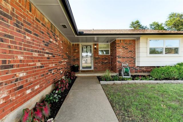 815 W 7th Street, Edmond, OK 73003