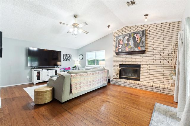 815 W 7th Street, Edmond, OK 73003