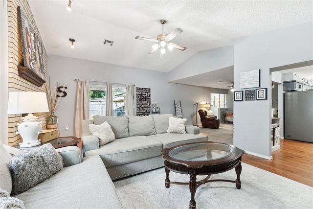 815 W 7th Street, Edmond, OK 73003