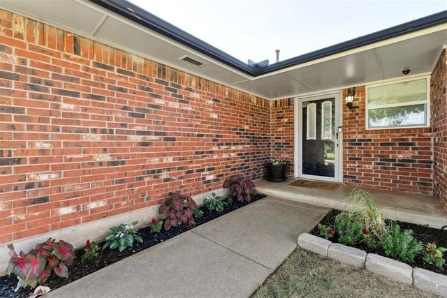 815 W 7th Street, Edmond, OK 73003