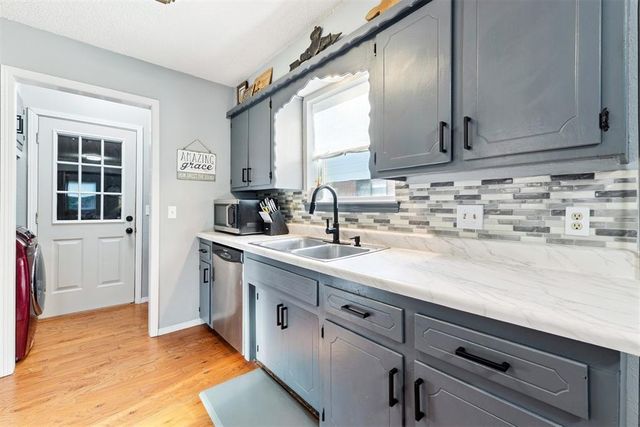 815 W 7th Street, Edmond, OK 73003