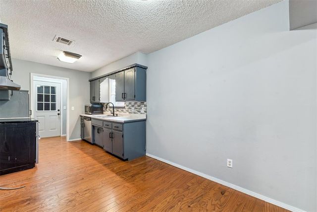 815 W 7th Street, Edmond, OK 73003