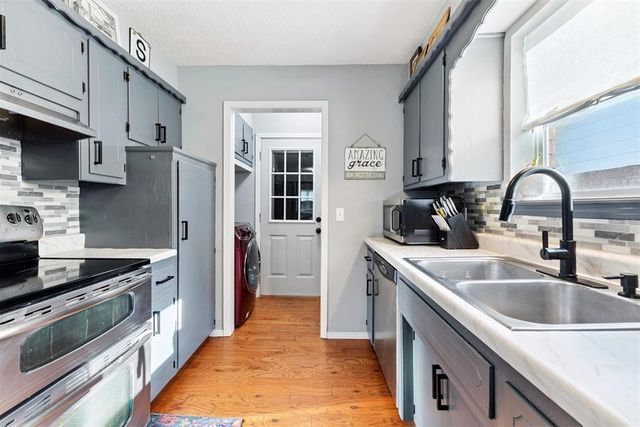 815 W 7th Street, Edmond, OK 73003