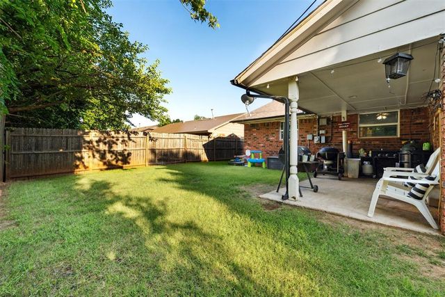 815 W 7th Street, Edmond, OK 73003