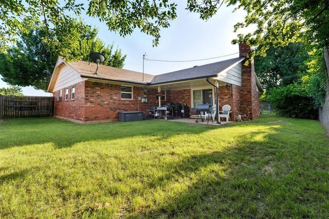 815 W 7th Street, Edmond, OK 73003