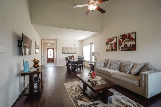 8730 Sunny Gallop Drive, Tomball, TX 77375