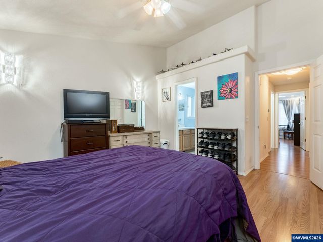 1869 Plateau St NE, Salem, OR 97305