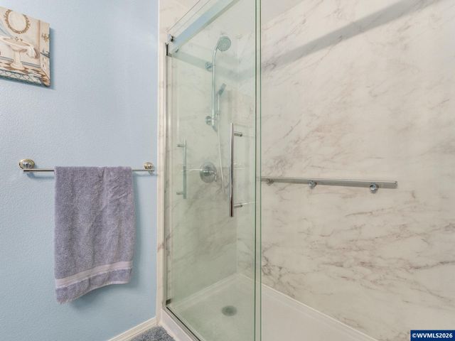 1869 Plateau St NE, Salem, OR 97305