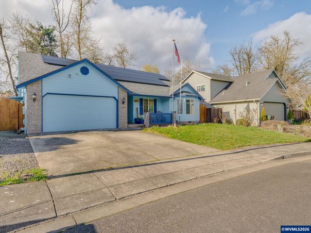 1869 Plateau St NE, Salem, OR 97305