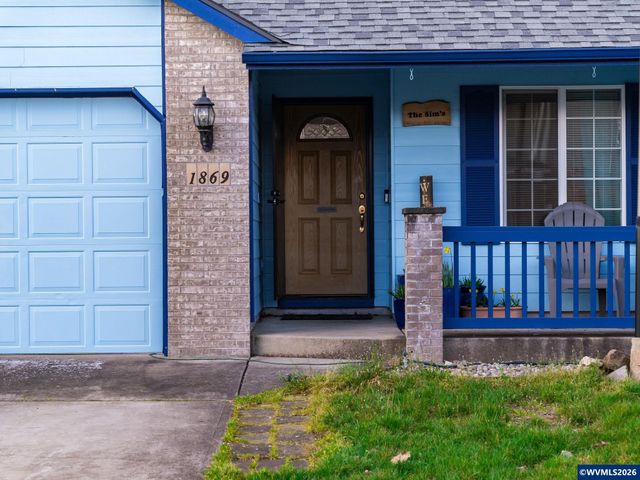 1869 Plateau St NE, Salem, OR 97305