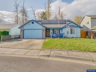 1869 Plateau St NE, Salem, OR 97305