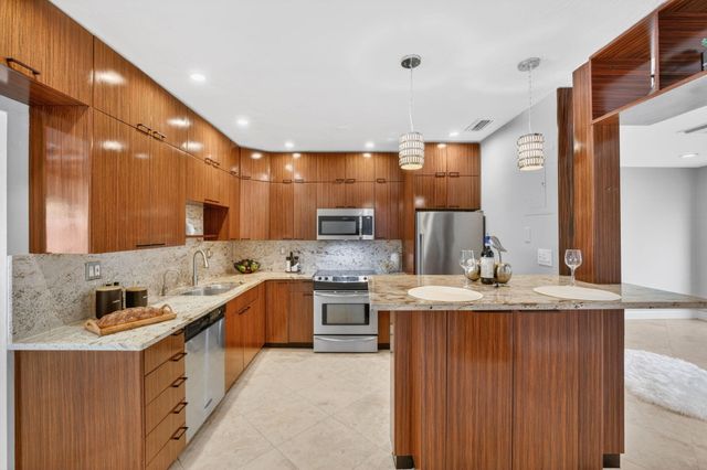 1426 NE 17th Avenue, Fort Lauderdale, FL 33304