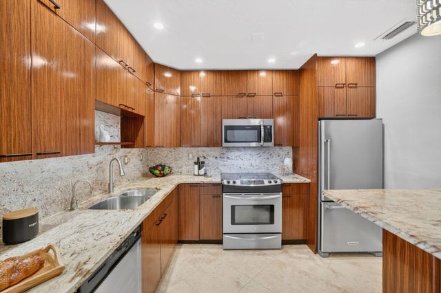 1426 NE 17th Avenue, Fort Lauderdale, FL 33304