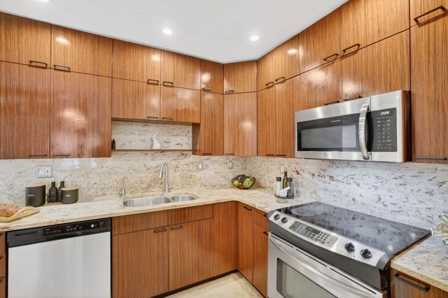 1426 NE 17th Avenue, Fort Lauderdale, FL 33304