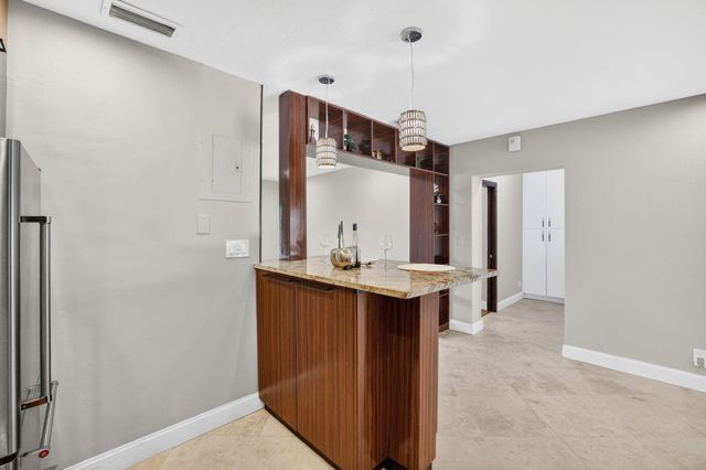 1426 NE 17th Avenue, Fort Lauderdale, FL 33304