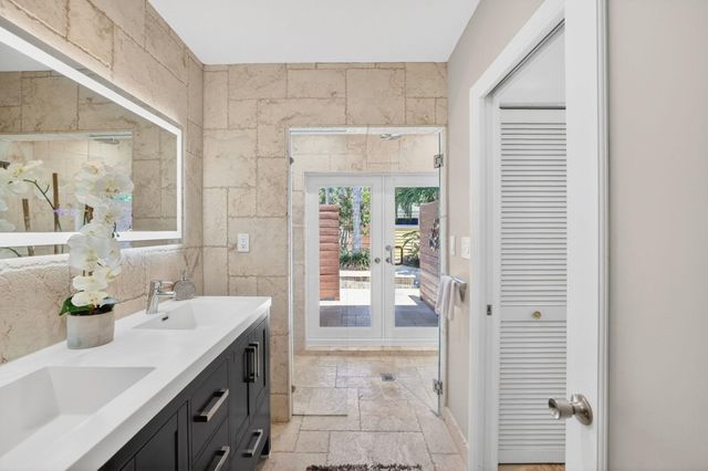 1426 NE 17th Avenue, Fort Lauderdale, FL 33304