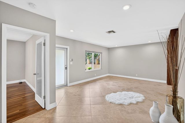 1426 NE 17th Avenue, Fort Lauderdale, FL 33304