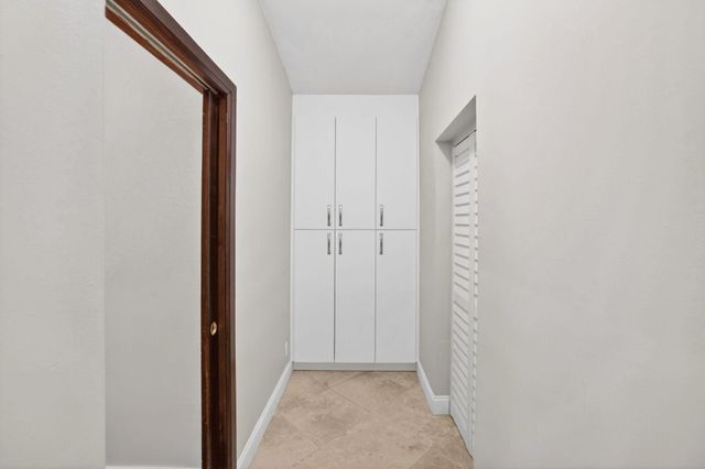 1426 NE 17th Avenue, Fort Lauderdale, FL 33304