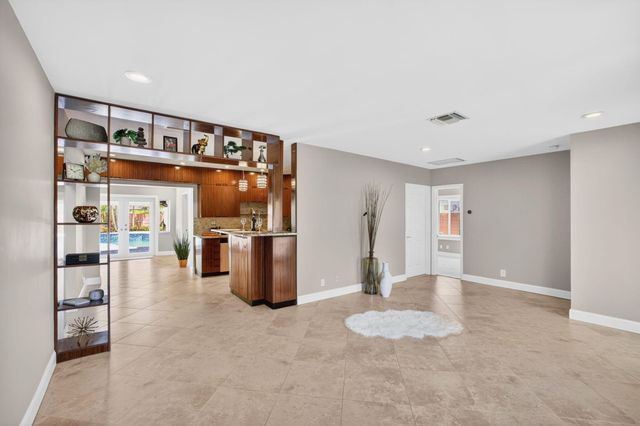 1426 NE 17th Avenue, Fort Lauderdale, FL 33304
