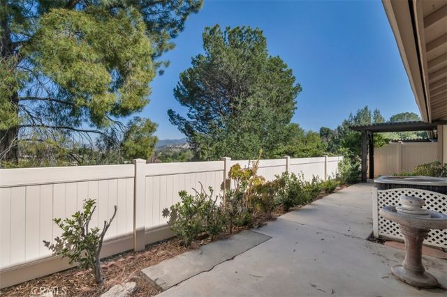 26216 Rainbow Glen Drive, Newhall, CA 91321