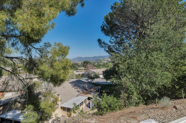 26216 Rainbow Glen Drive, Newhall, CA 91321
