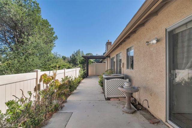 26216 Rainbow Glen Drive, Newhall, CA 91321