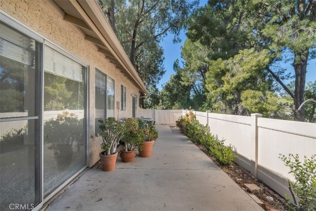 26216 Rainbow Glen Drive, Newhall, CA 91321