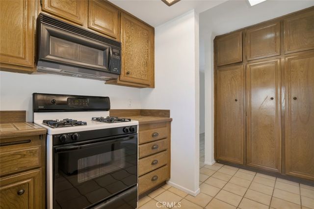 26216 Rainbow Glen Drive, Newhall, CA 91321