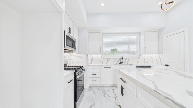 3413 Daphne Street, Houston, TX 77021