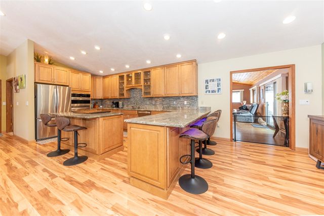 8655 Joeys Drive, Pinckney, MI 48169