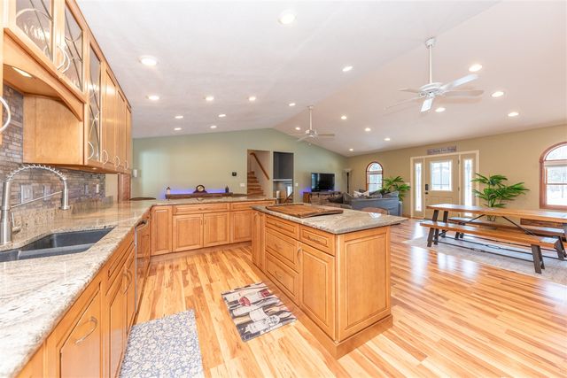 8655 Joeys Drive, Pinckney, MI 48169