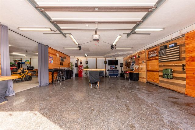 8655 Joeys Drive, Pinckney, MI 48169