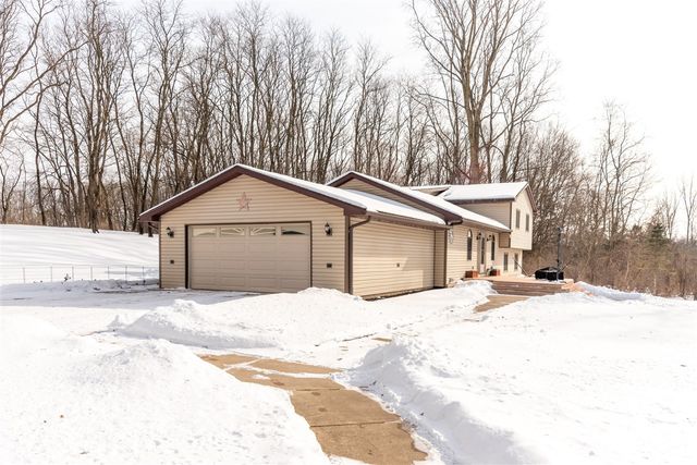 8655 Joeys Drive, Pinckney, MI 48169