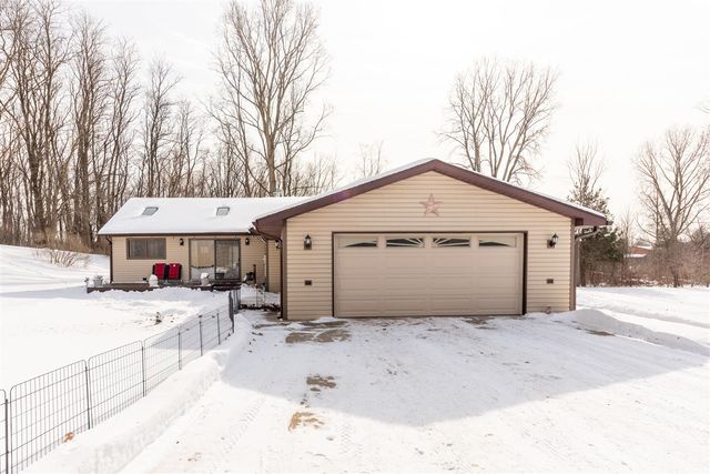 8655 Joeys Drive, Pinckney, MI 48169