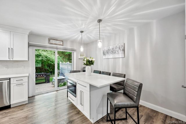 16 Chase Commons 16, Yaphank, NY 11980