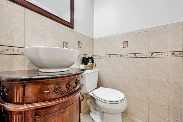 16 Chase Commons 16, Yaphank, NY 11980