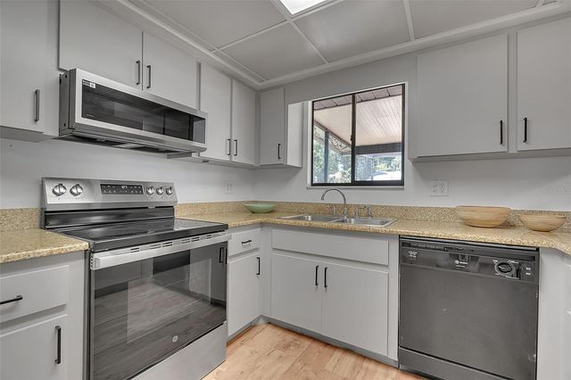 7206 8TH AVENUE NW, Bradenton, FL 34209