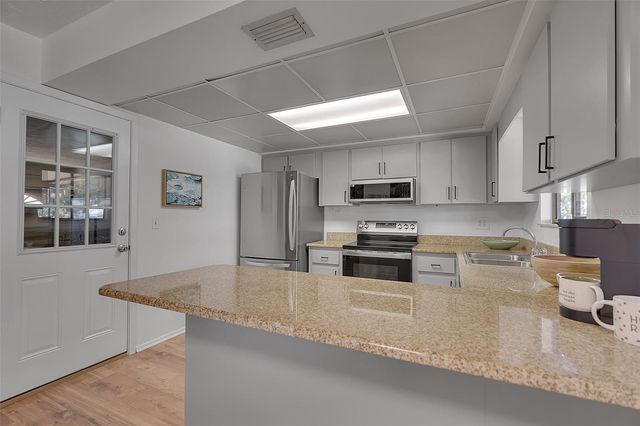 7206 8TH AVENUE NW, Bradenton, FL 34209