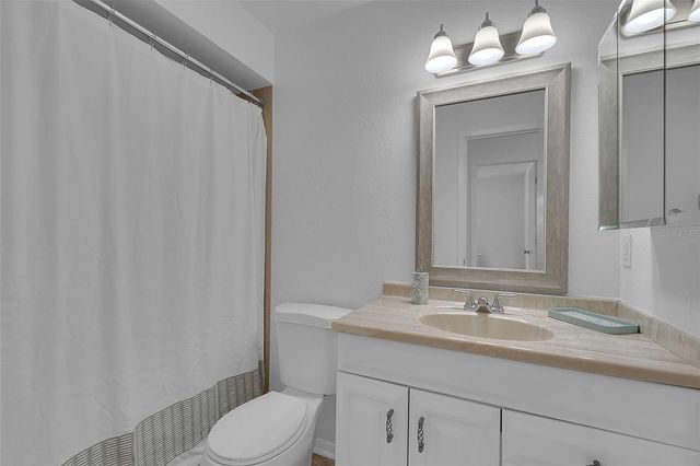 7206 8TH AVENUE NW, Bradenton, FL 34209