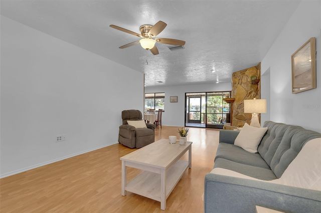7206 8TH AVENUE NW, Bradenton, FL 34209